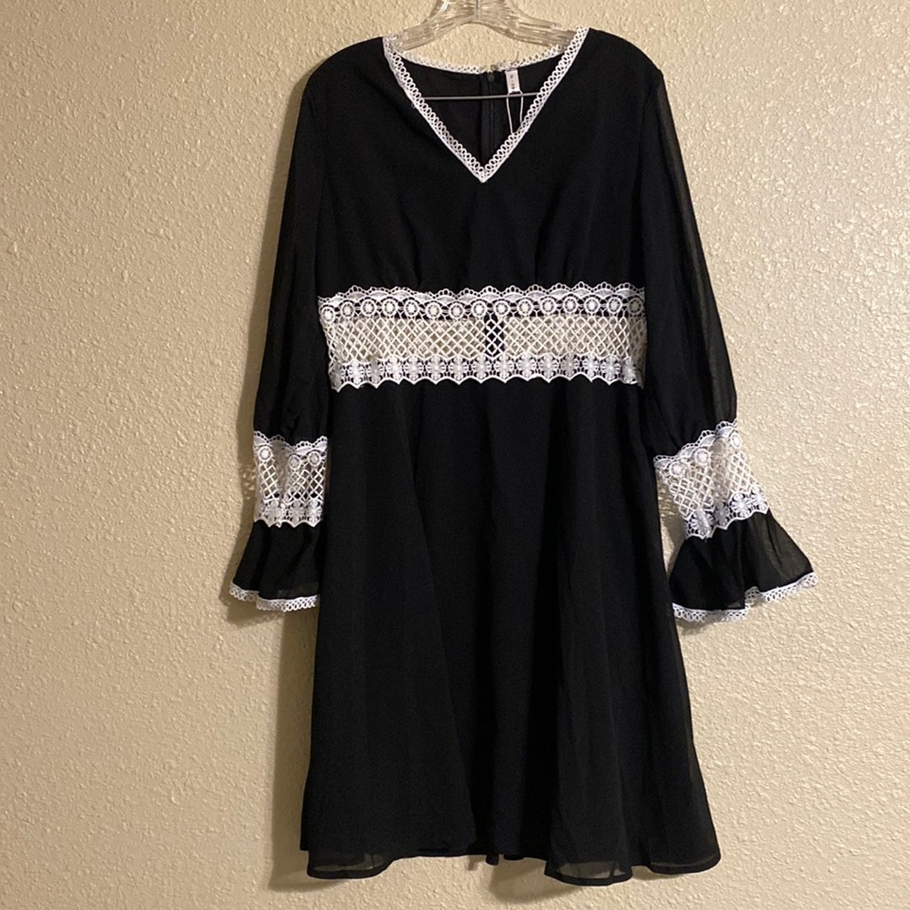 Black Dress with White Lace Cutout Sections Size 10 - Picture 1 of 13